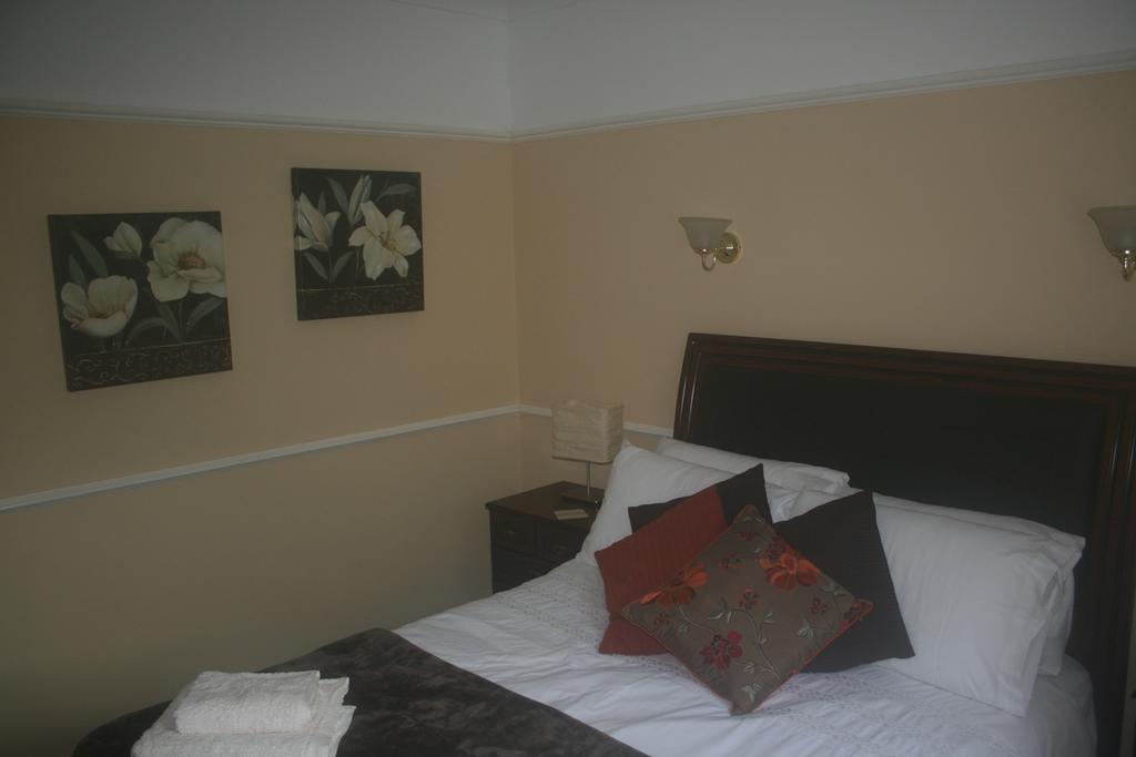 Laragh Mountain View Lodge Saggart Ruang foto